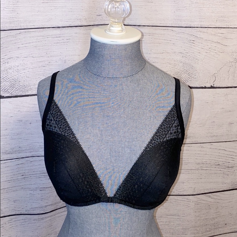 Victoria’s Secret Incredible Plunge Bra